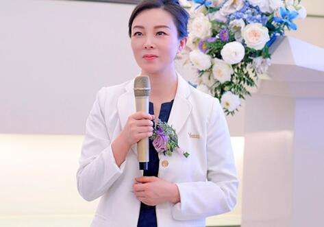 杨海皎医生.jpg