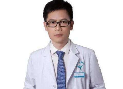 黄开亮医生.jpg