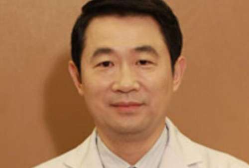 钟冠鸿.jpg