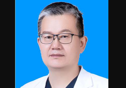 王磊.jpg