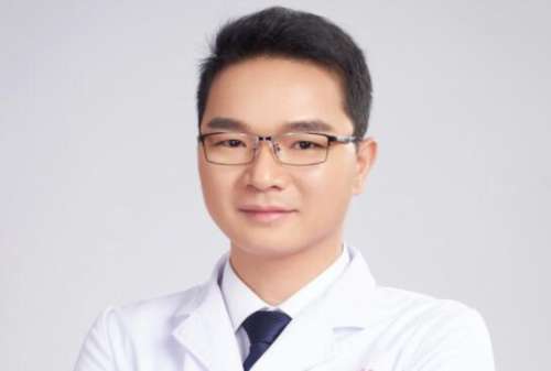 李哲.jpg