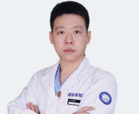 王旭东植发医生.jpg
